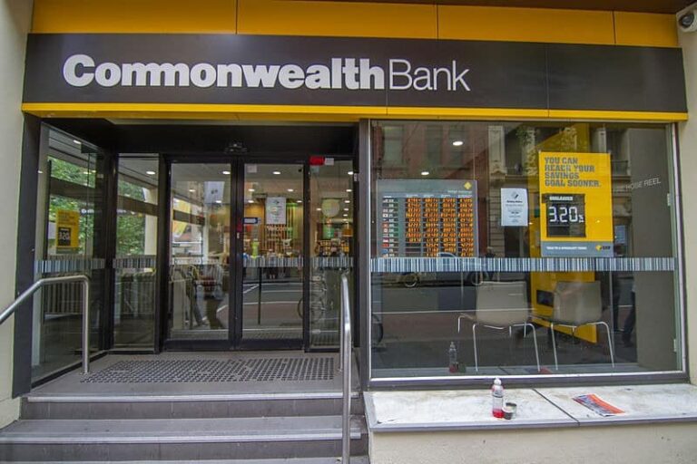 Banking At Commonwealth Bank