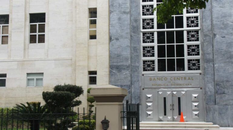 central bank of dominica